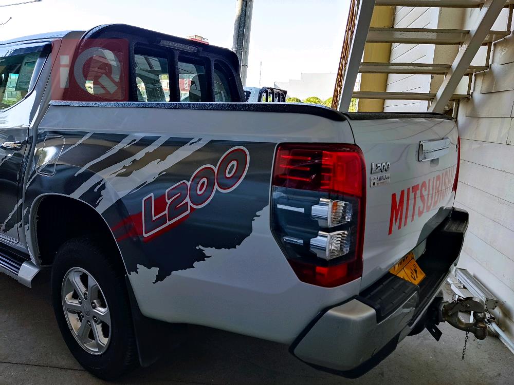 میتسوبیشی L200